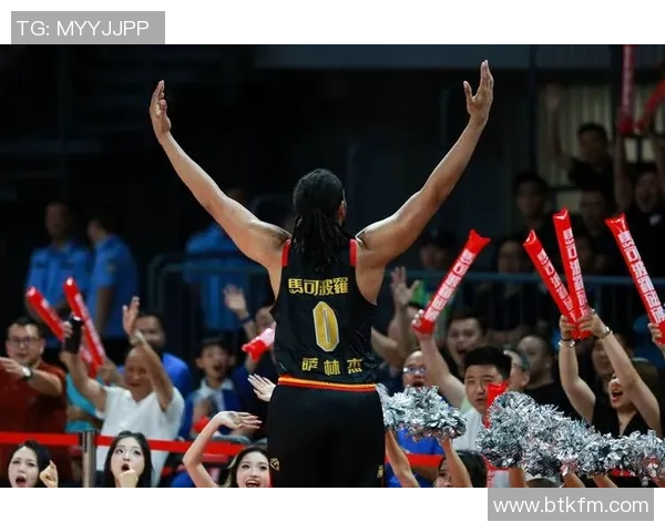 深圳篮球队力量变革引发热议探索新阶段的崛起与挑战